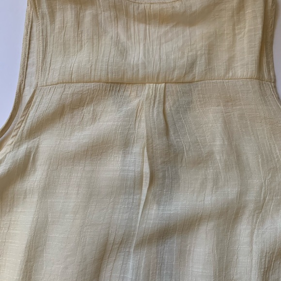 Sleeveless Button Up Top Shirt Embroidered Ribbon Detail Women’s size Large - Picture 5 of 8